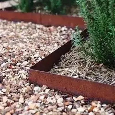 Corten tērauda salocīta dārza apmale
